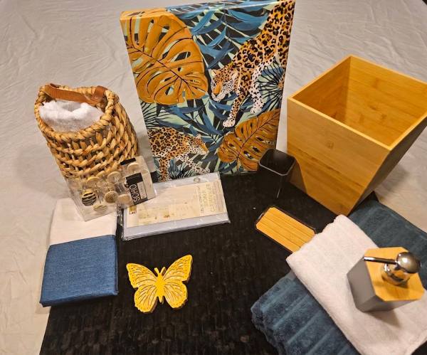 Turquoise and Black Safari-Bath Set